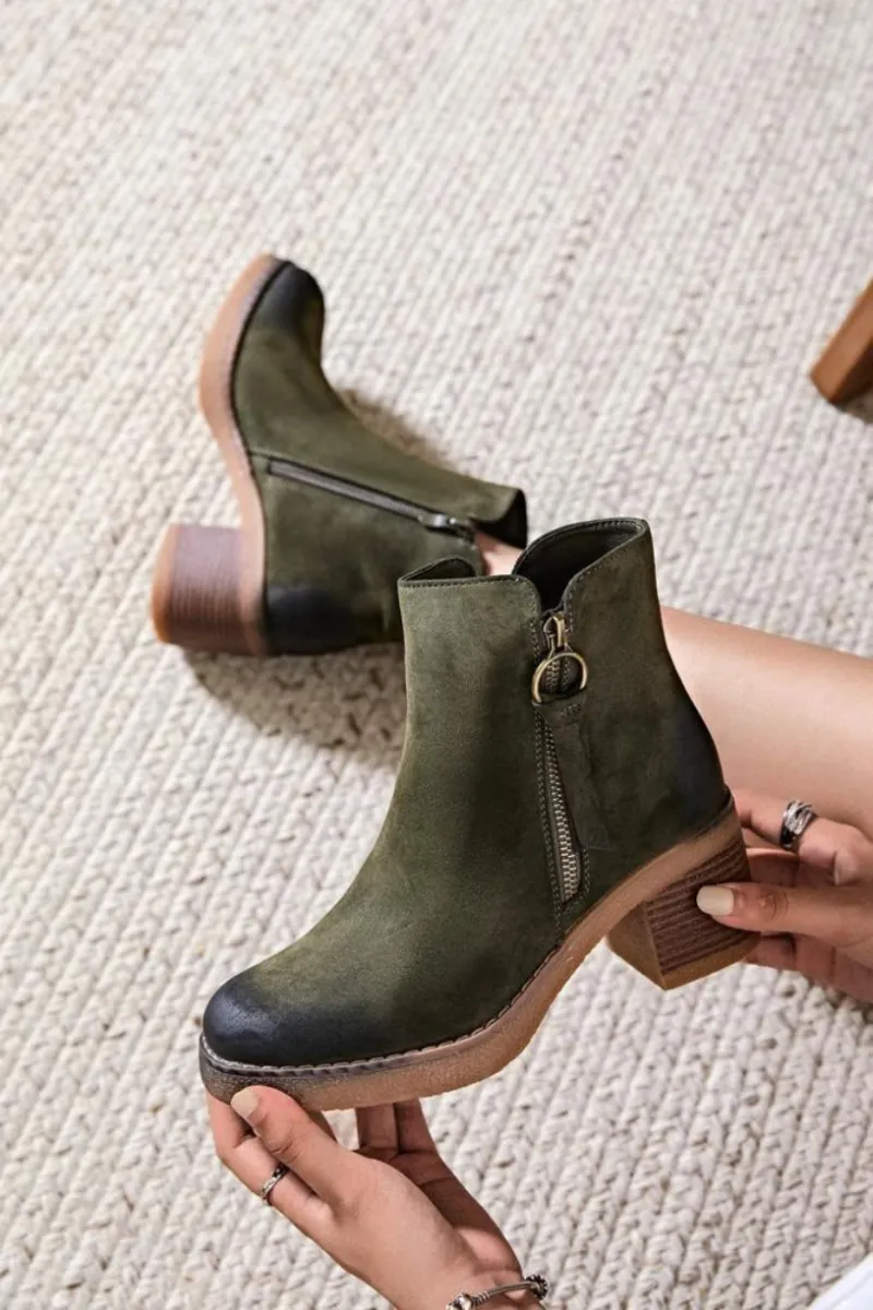 Bottines à talons effet taché vert