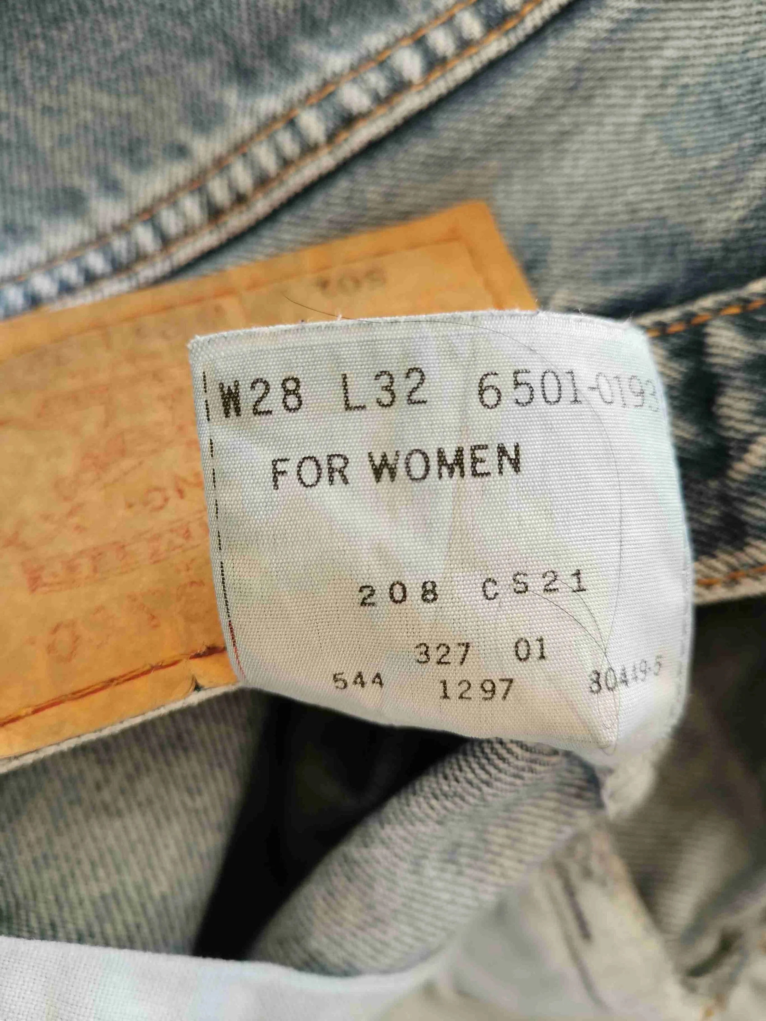 Jean Levi's 501 W28L32