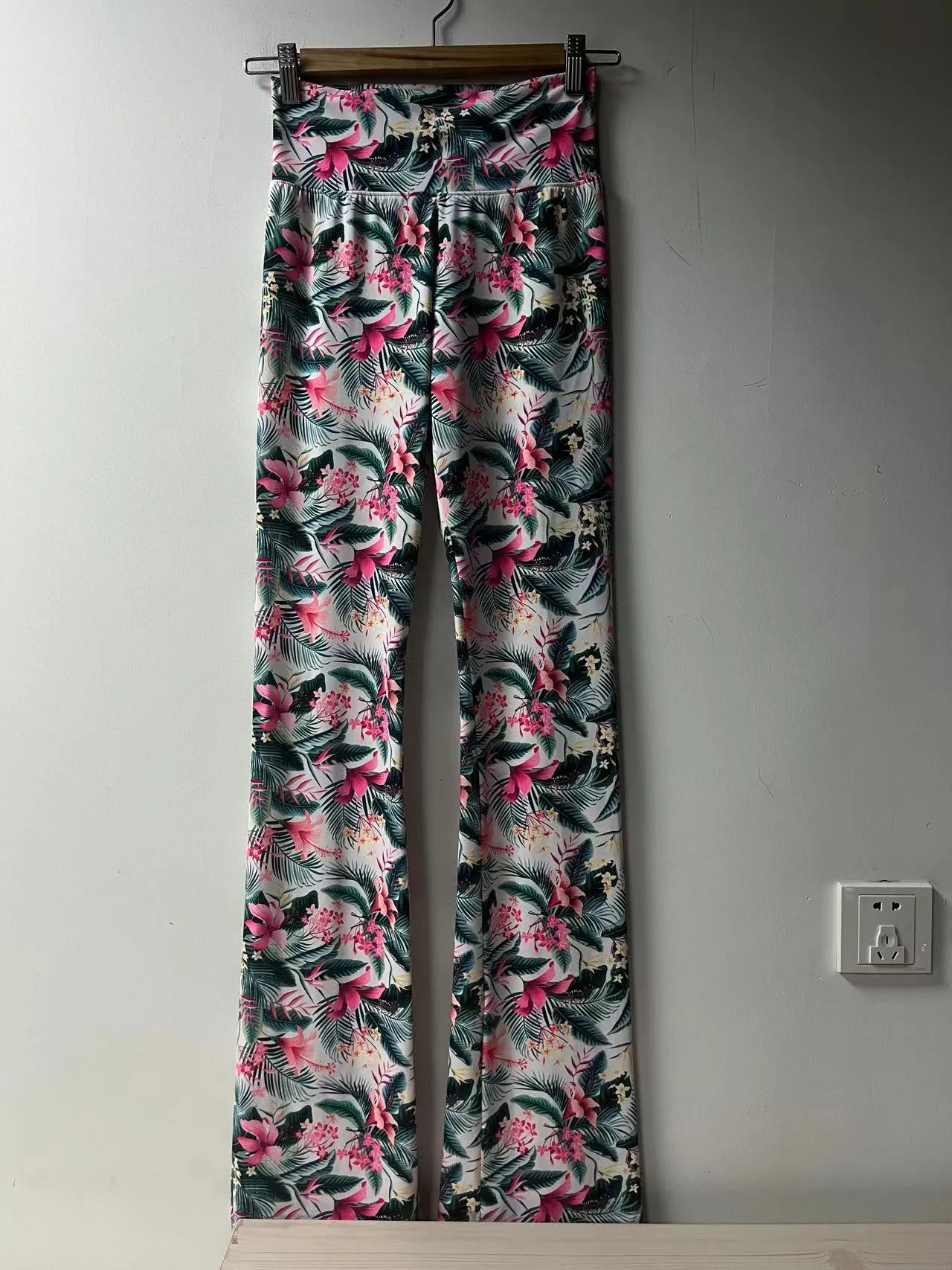 Swimsuit - LPRTR2310S trousers - Whleaves